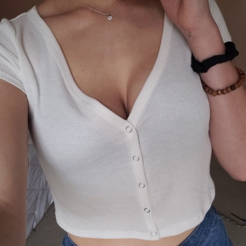 Flirty, white crop top